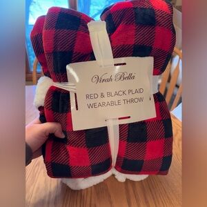 Virah Bella Wearable Throw